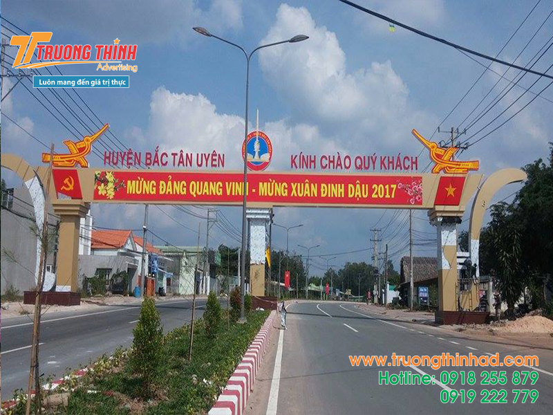 Mặt dựng cổng chào Huyện Bắc Tân Uyên
